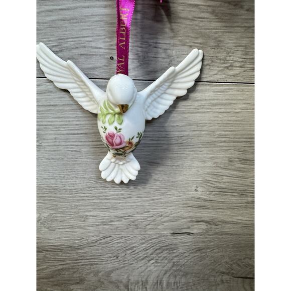 Royal Albert Bone China Old Country Roses Dove of Peace Hanging Ornament - Picture 3 of 9